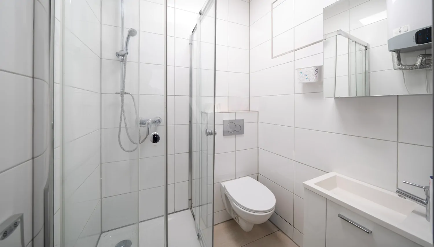 Separates 1-Zimmer-Appartement - Innenliegendes Badezimmer