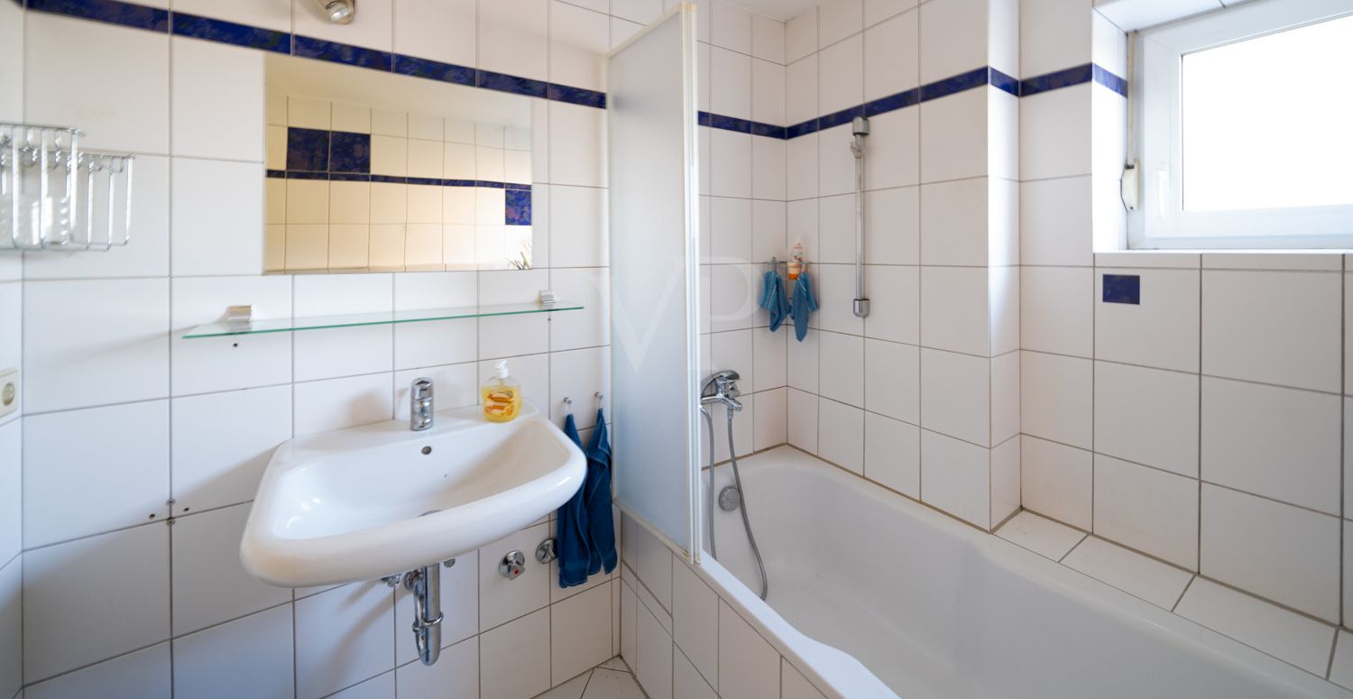 (A) Badezimmer EG