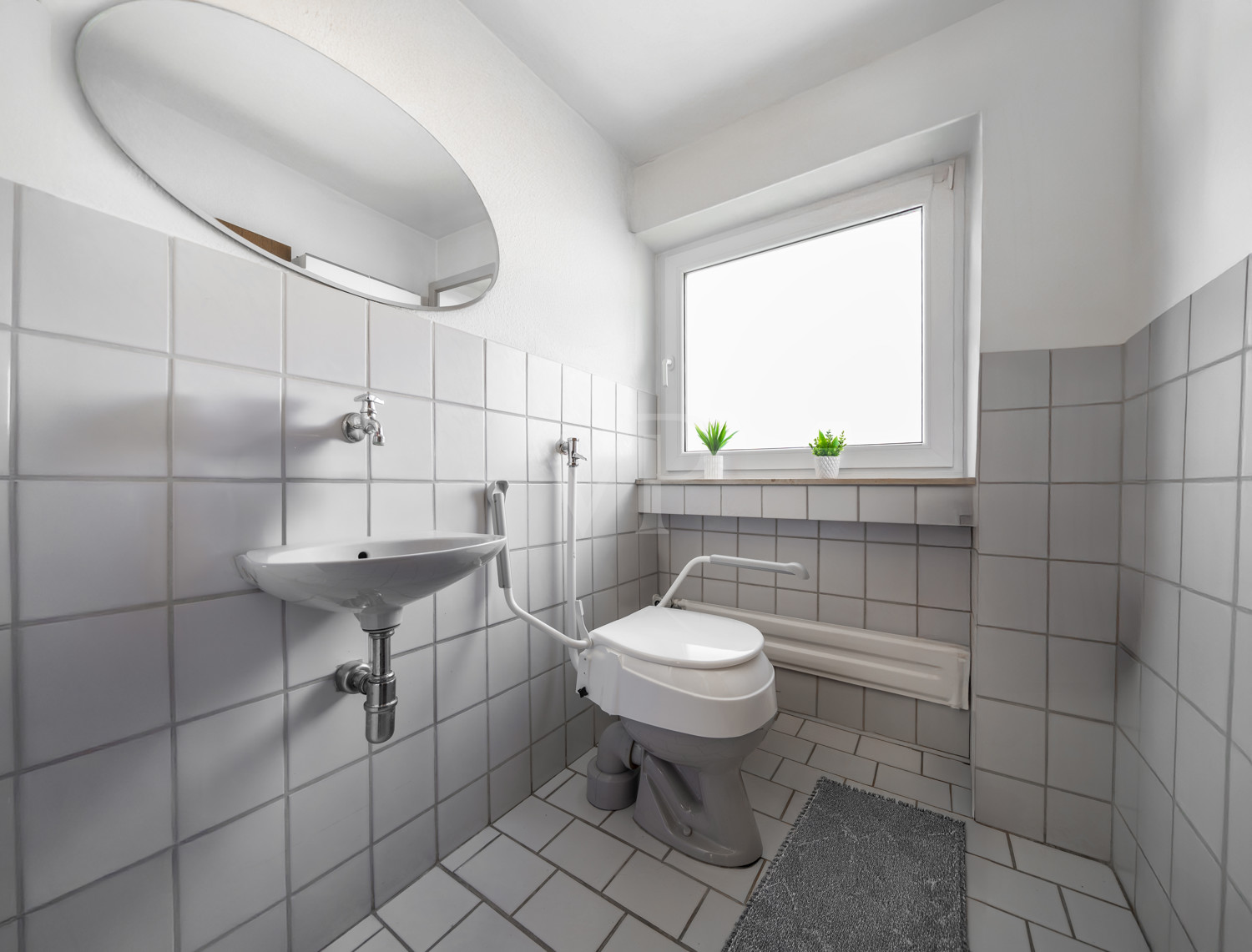 Obergeschoss - Separates Tageslicht-WC