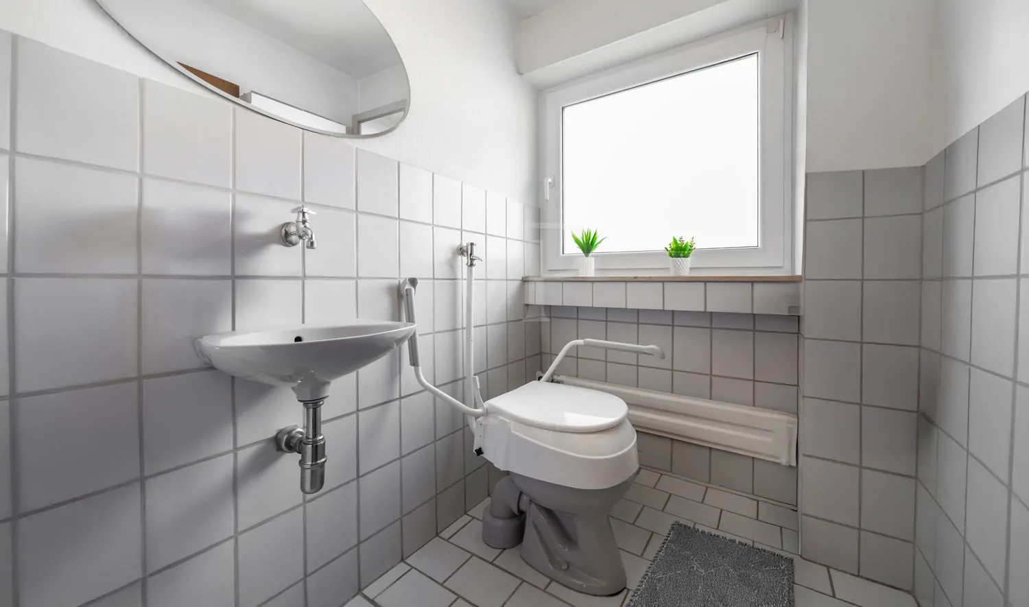 Obergeschoss - Separates Tageslicht-WC