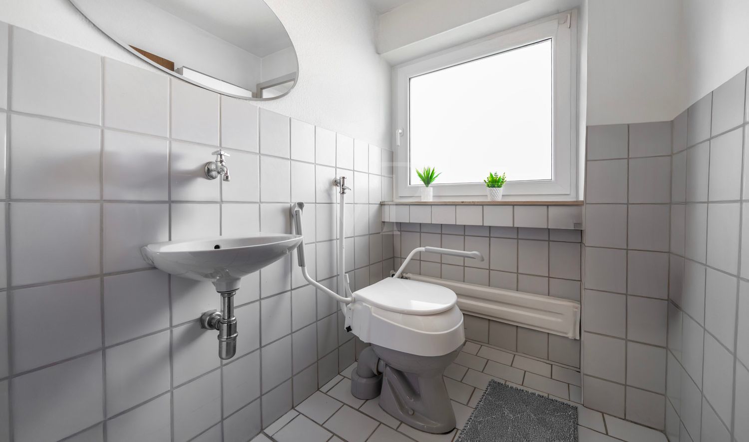 Obergeschoss - Separates Tageslicht-WC