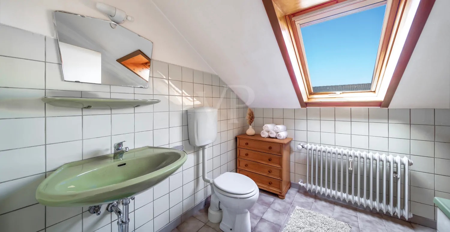 Dachgeschoss - Tageslicht-Badezimmer
