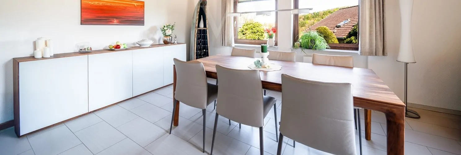 Erdgeschoss - Esszimmer - möbliert