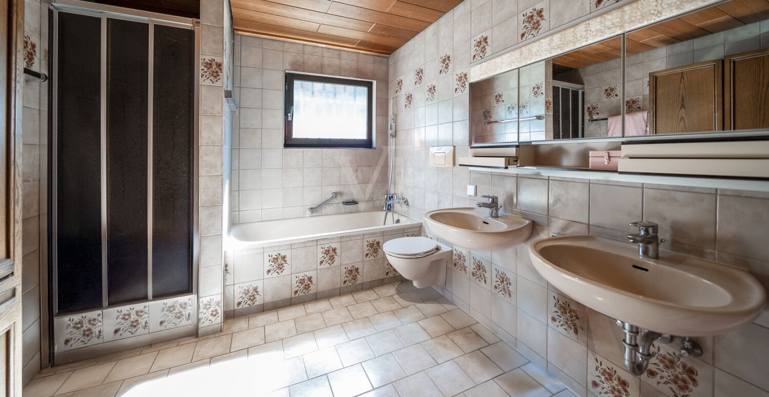 Badezimmer EG