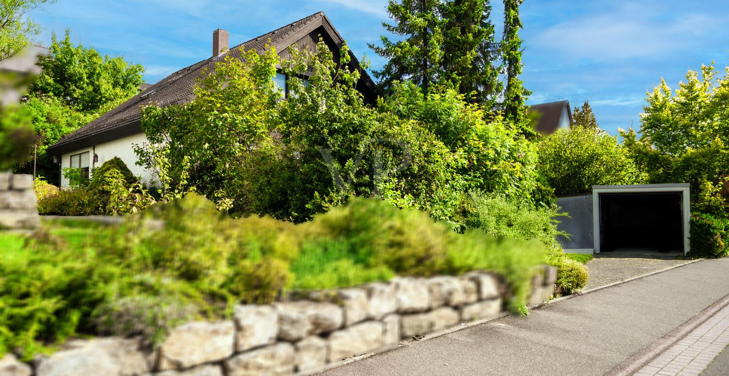 Hausansicht mit Garage