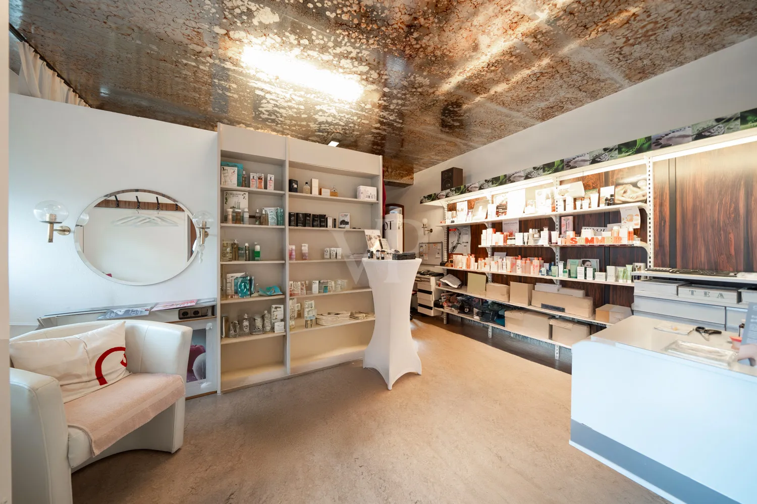 Erdgeschoss - Gewerbe - Kosmetiksalon
