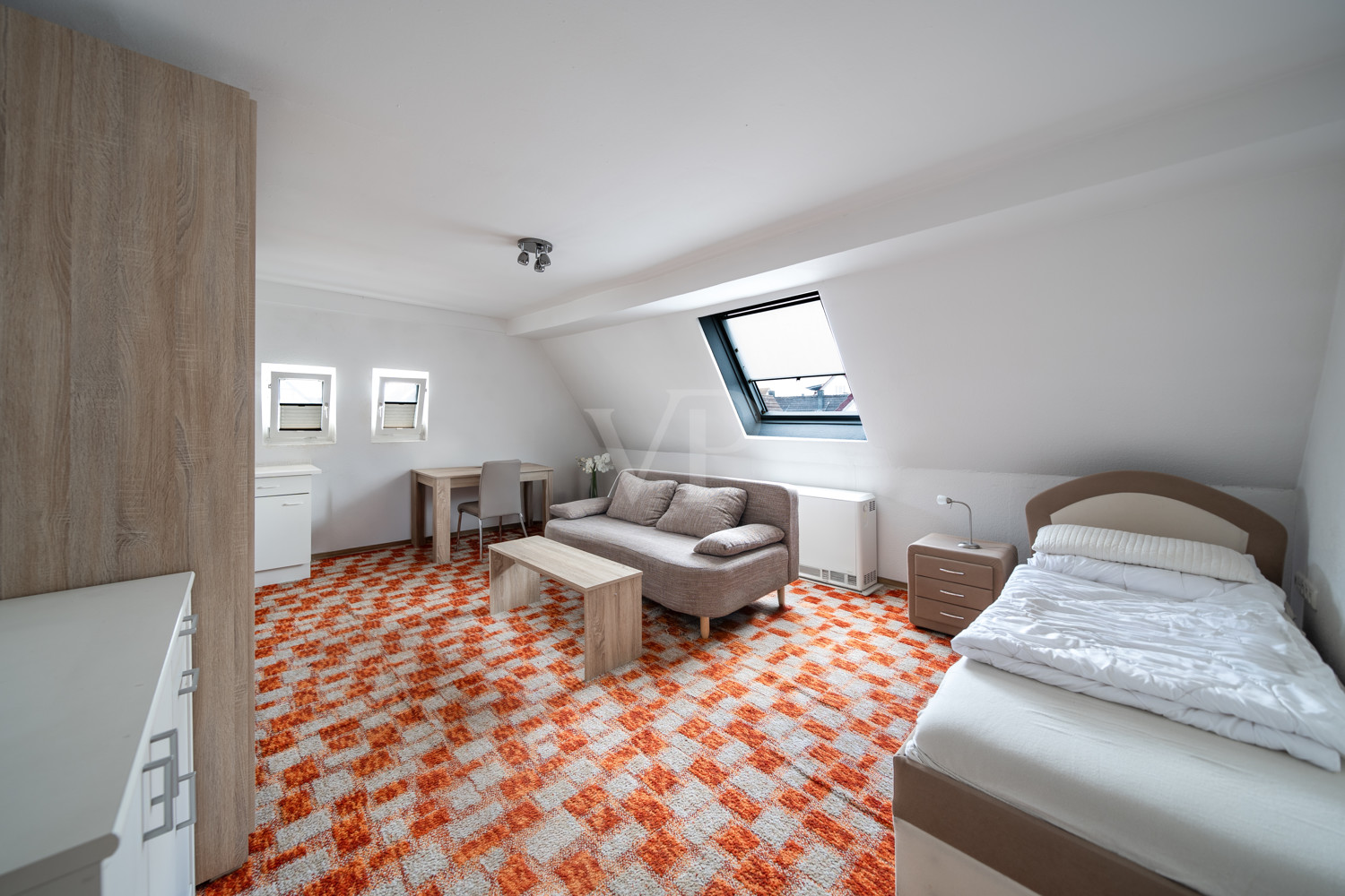 Zusätzliches Zimmer DG
