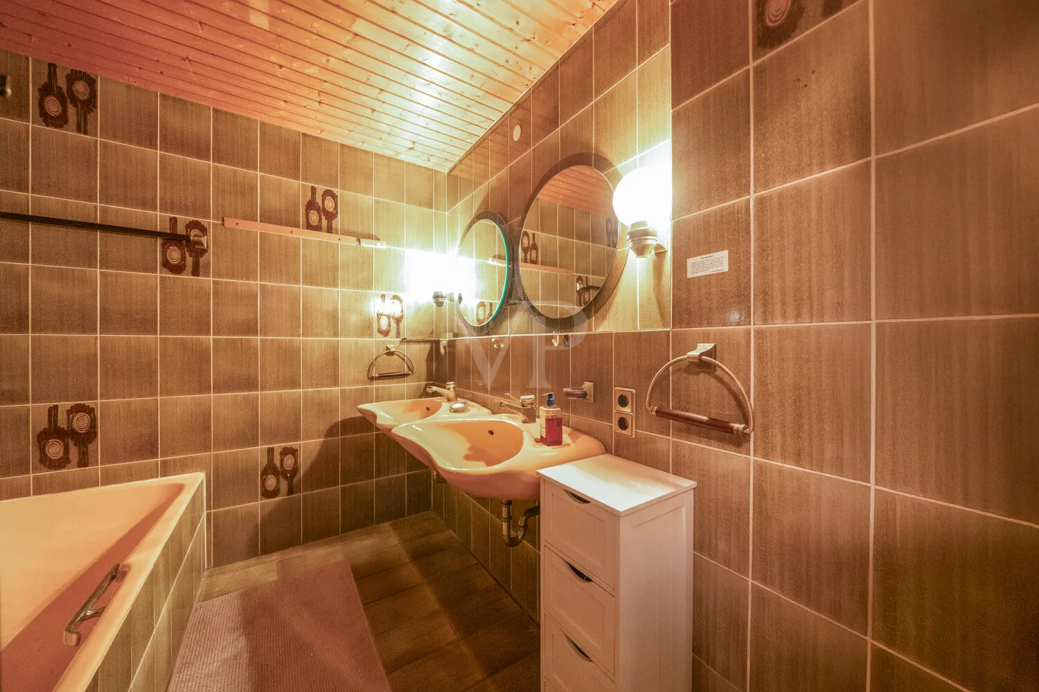 2. Obergeschoss - Innenliegendes Badezimmer