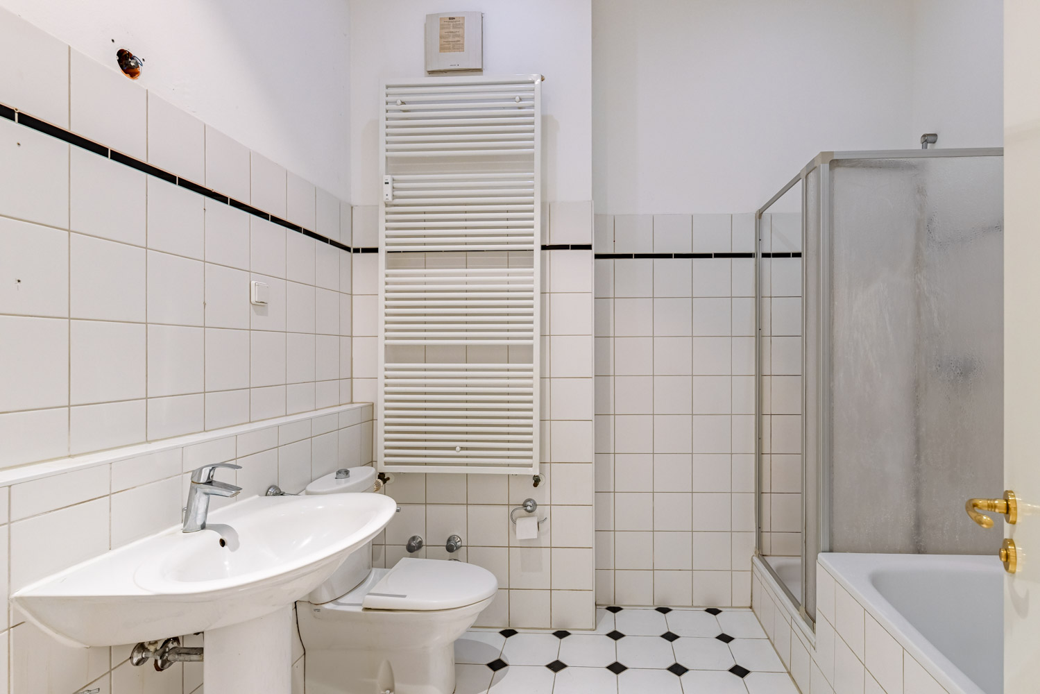 Schöne 3-Zimmer-Wohnung im historischen Mehrfamilienhaus