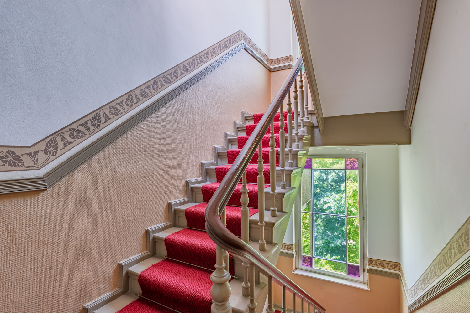 Schöne 2-Zimmer-Wohnung im historischen Mehrfamilienhaus