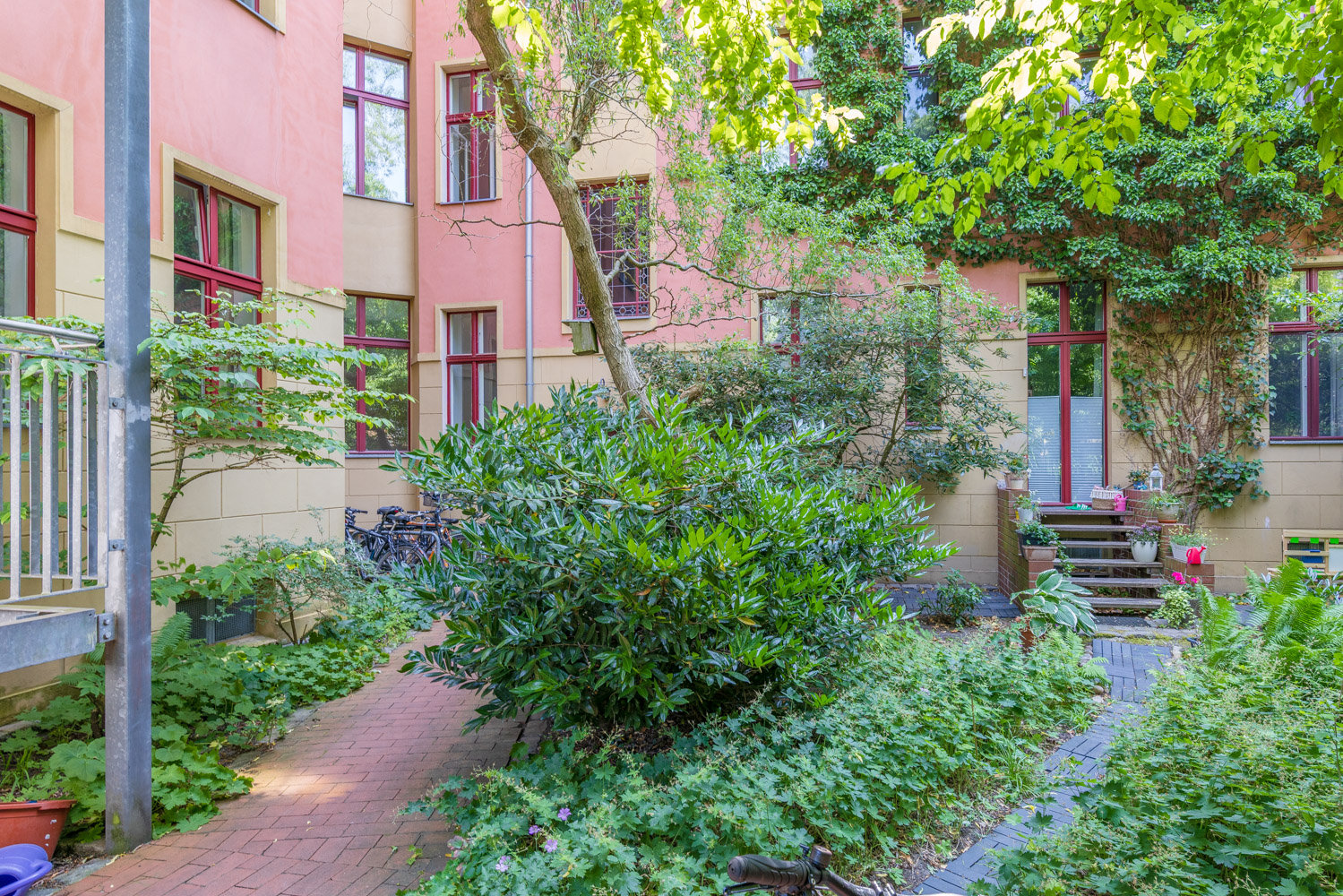 Schöne 2-Zimmer-Wohnung im historischen Mehrfamilienhaus
