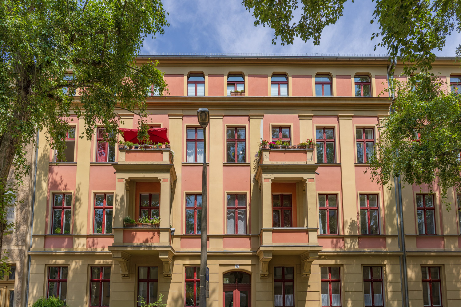 Schöne 2-Zimmer-Wohnung im historischen Mehrfamilienhaus