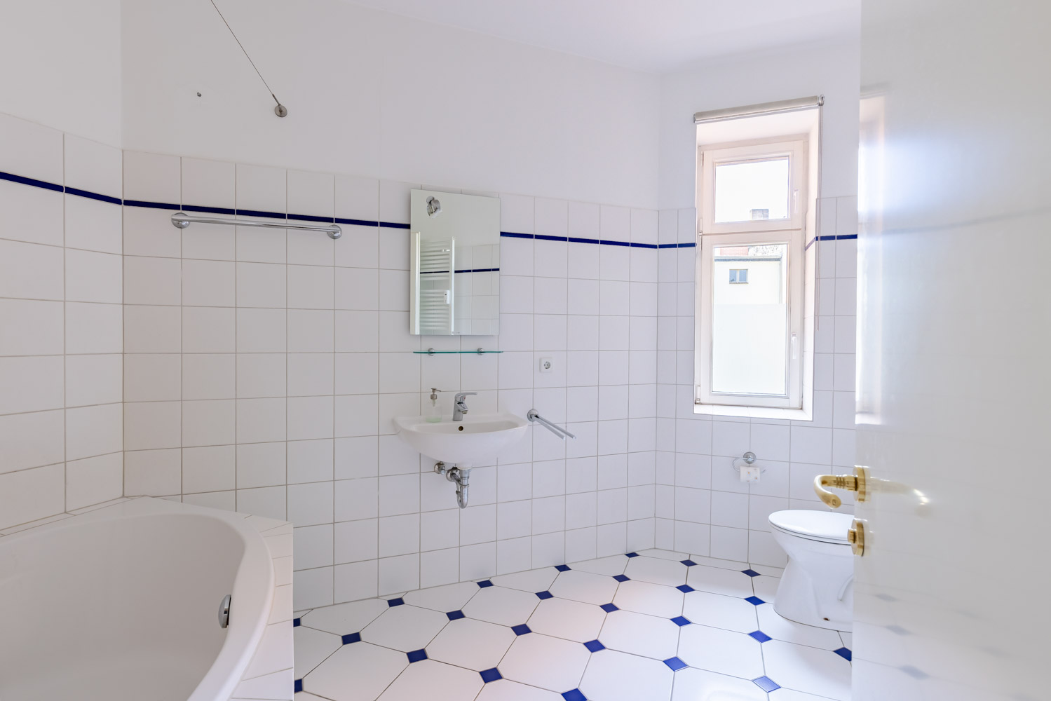 Schöne 2-Zimmer-Wohnung im historischen Mehrfamilienhaus