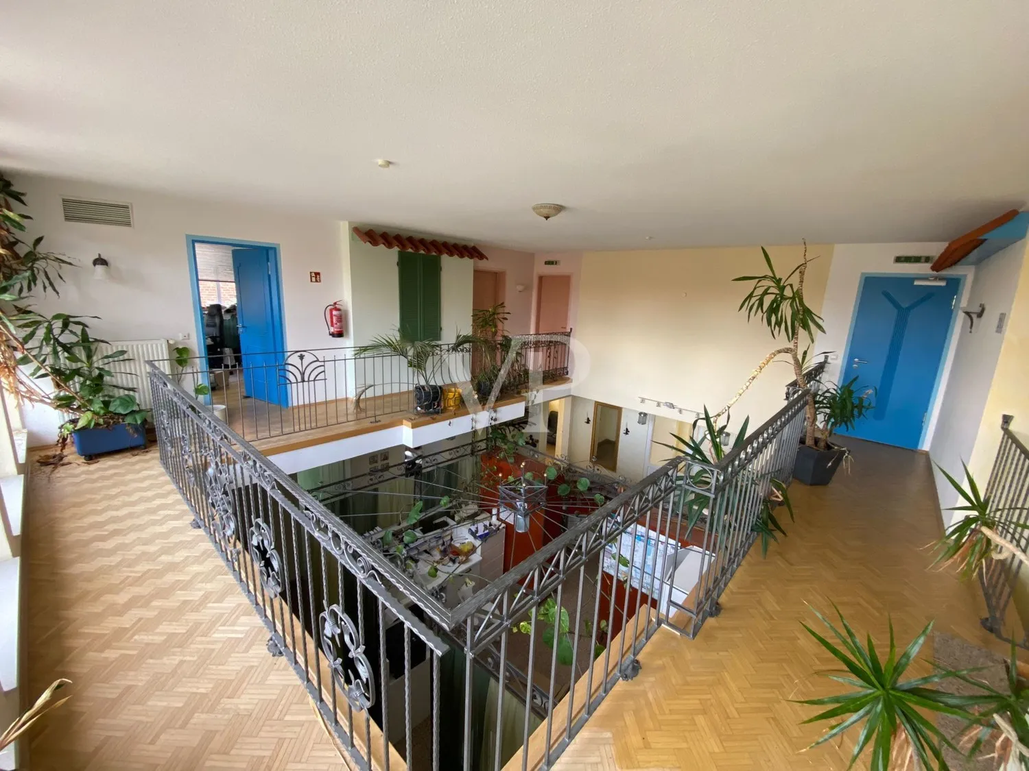 Large commercial property with gallery, garden and roof terrace in Lingen/Biene