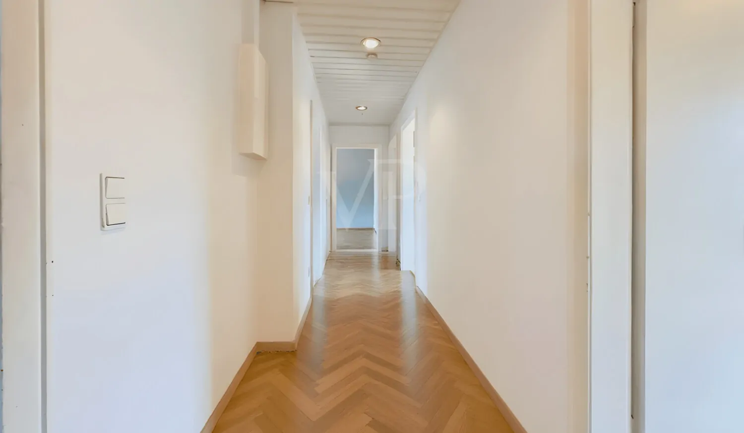 Flur renoviert_ki