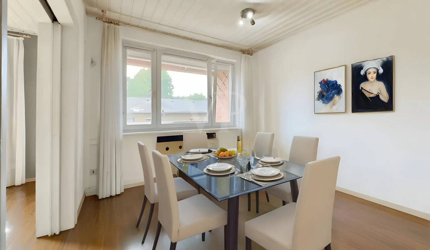 Esszimmer möbliert_ki