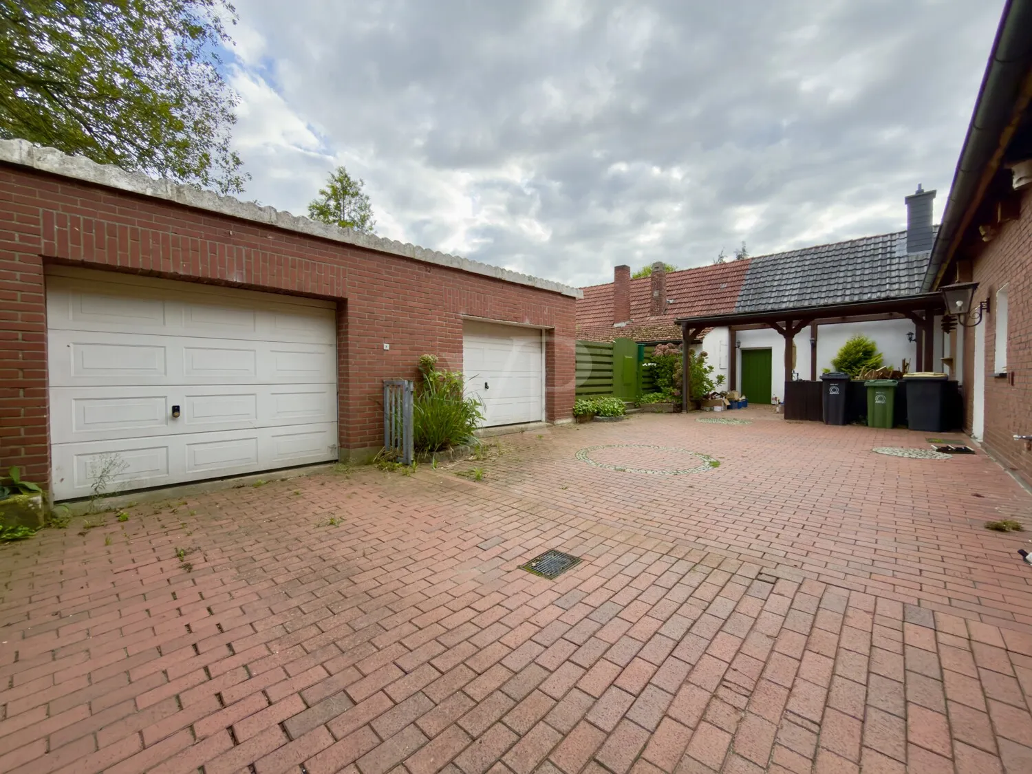 Garage/ Terrasse