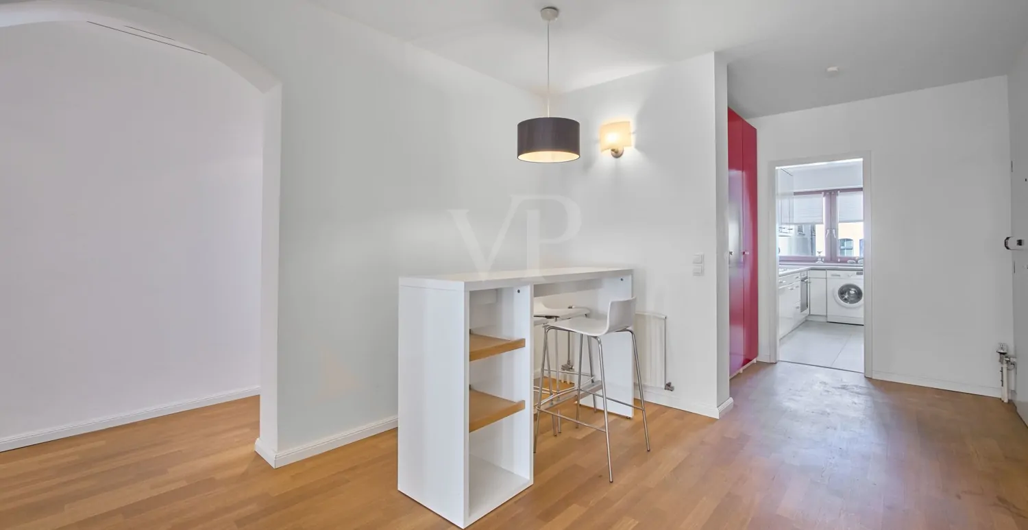 Eingangsbereich mit Blick zur Küche