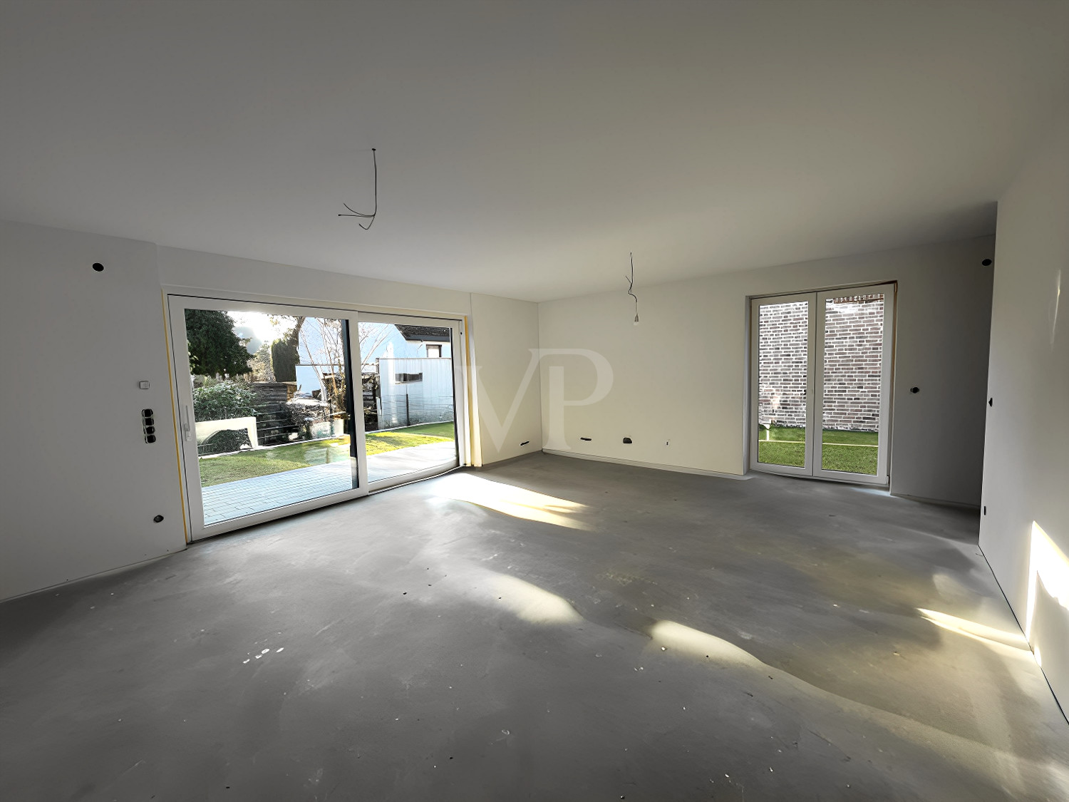 großzügiges Wohnzimmer