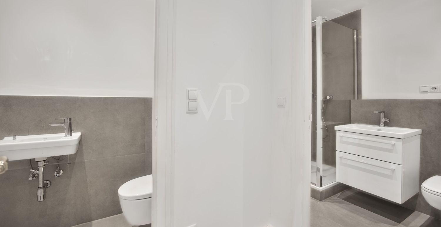 ein zweites und separates WC im gleichen Stil