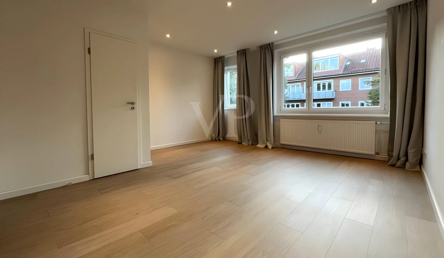 lichtdurchfluteter Wohn- und Schlafbereich