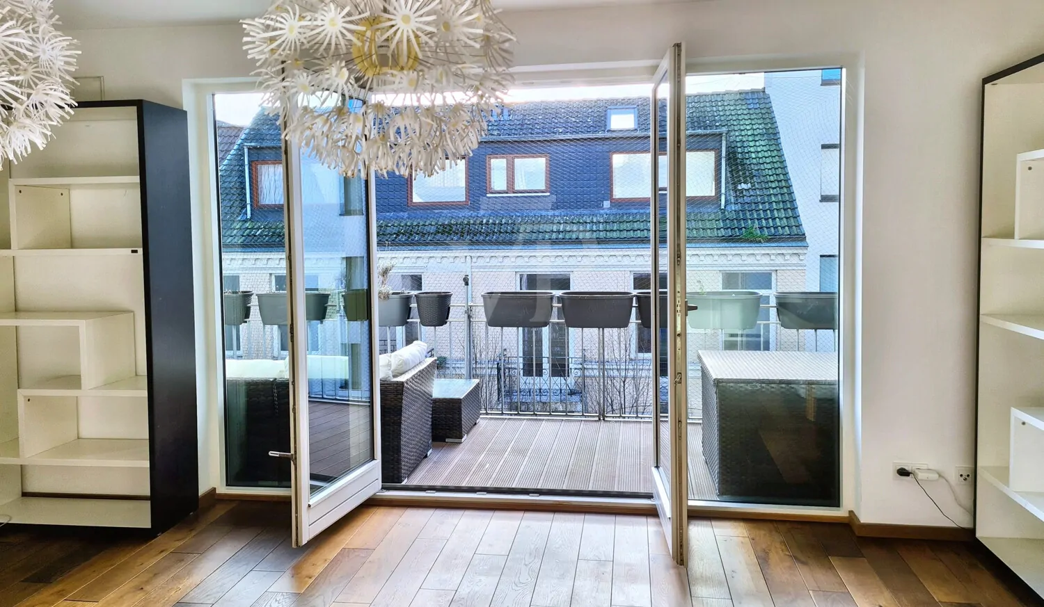 großer SüdWest- Balkon zum Innenhof