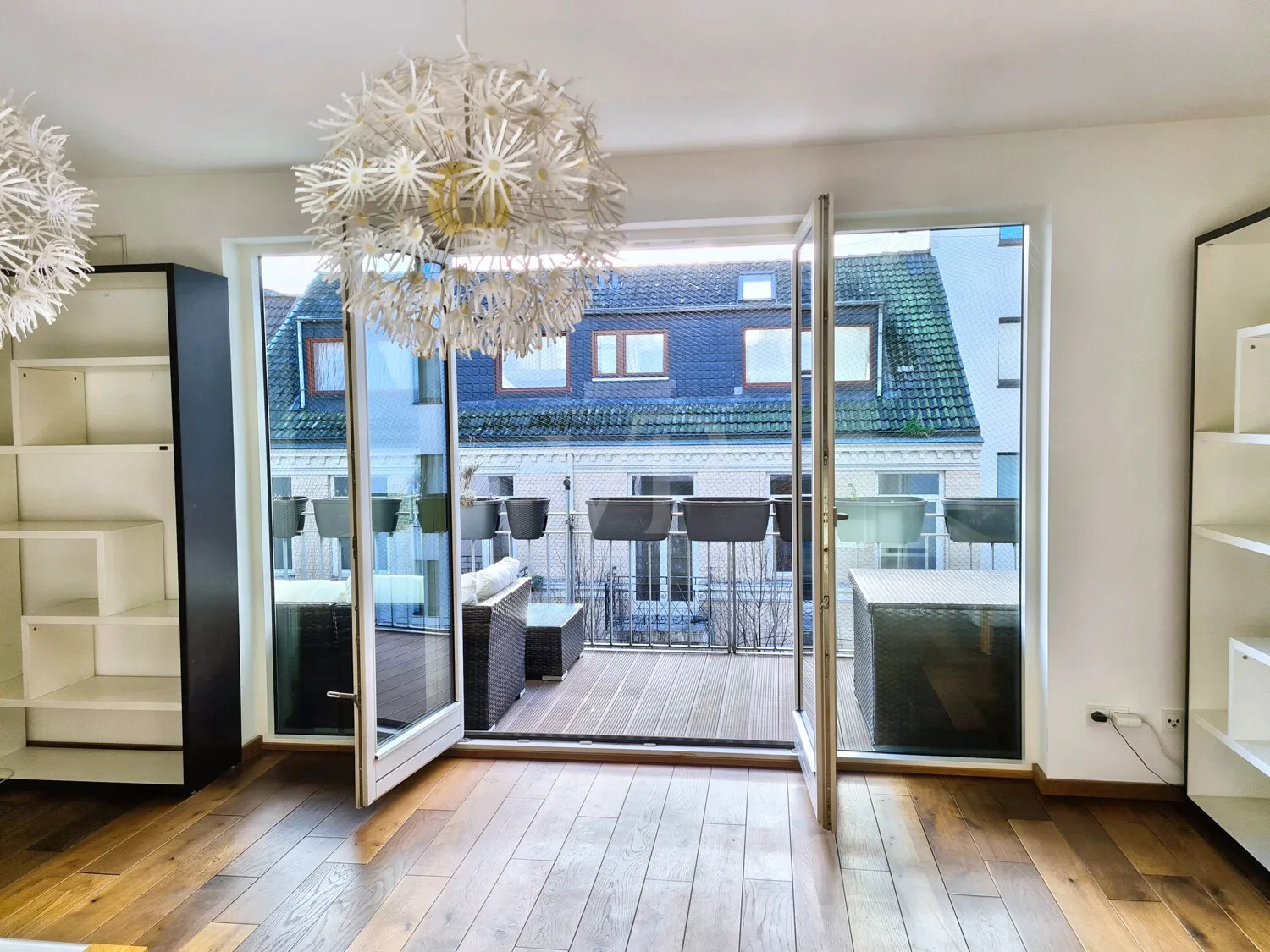 großer SüdWest- Balkon zum Innenhof