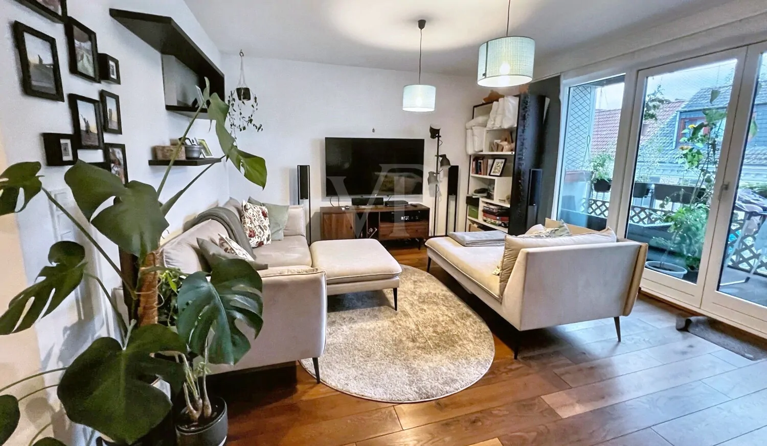 lichtdurchfluteter Wohnbereich mit SüdWest-Balkon