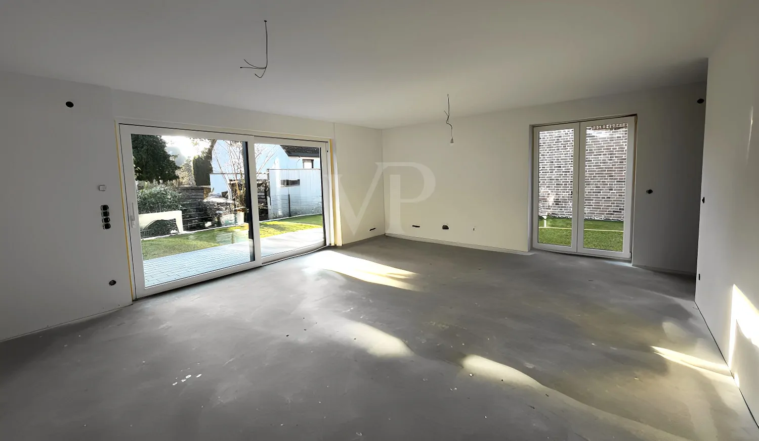 großzügiges Wohnzimmer