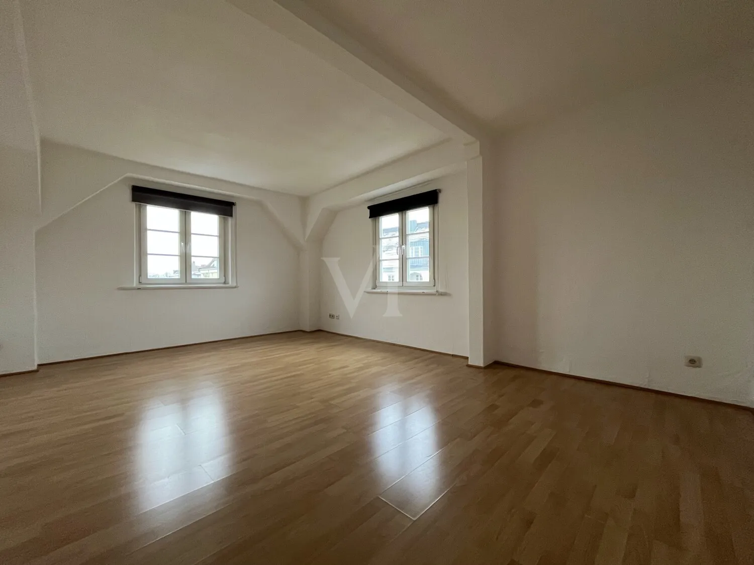 charmanter Wohnbereich mit Licht von zwei Seiten