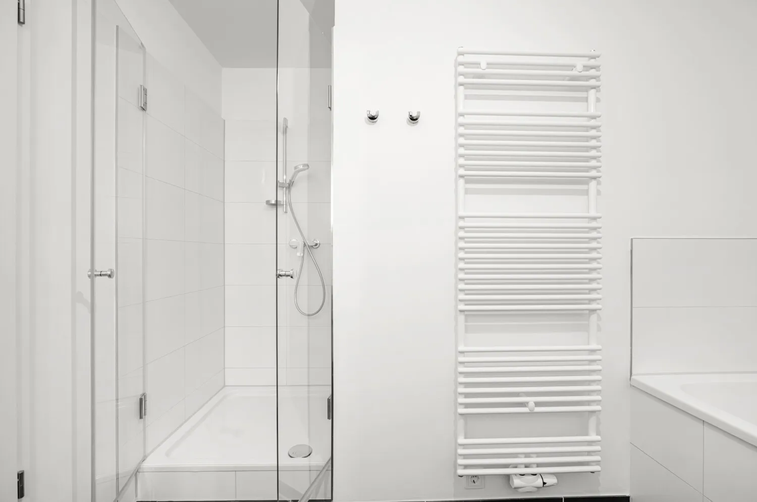 Unverzichtbar - Dusche und Handtuchhalter