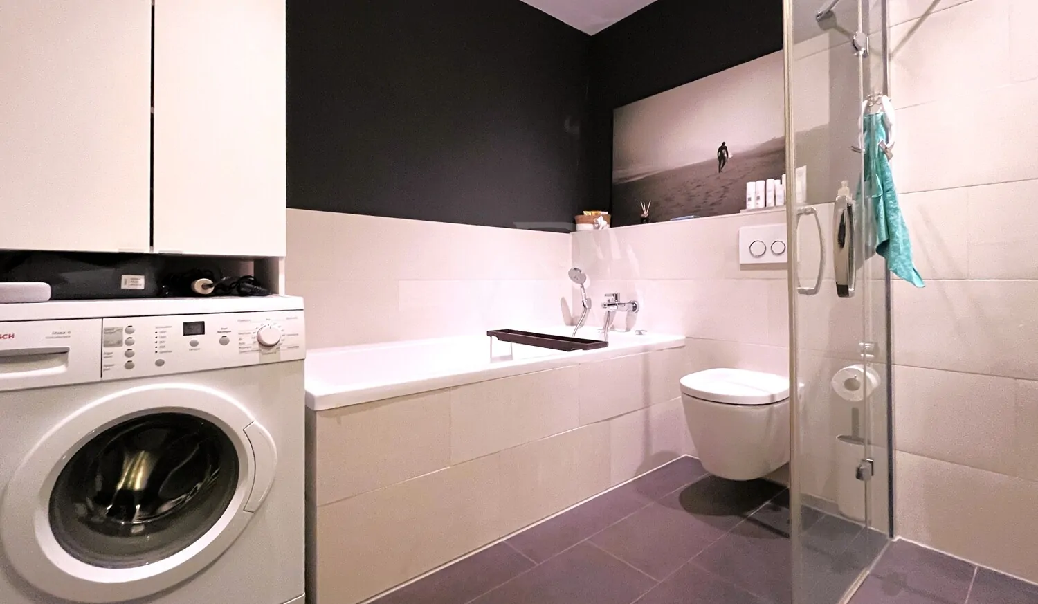 Vollbad mit Waschmaschinenanschluss