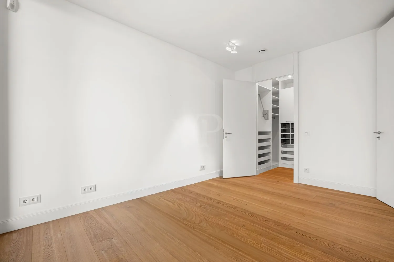 Schlafzimmer mit Ankleide