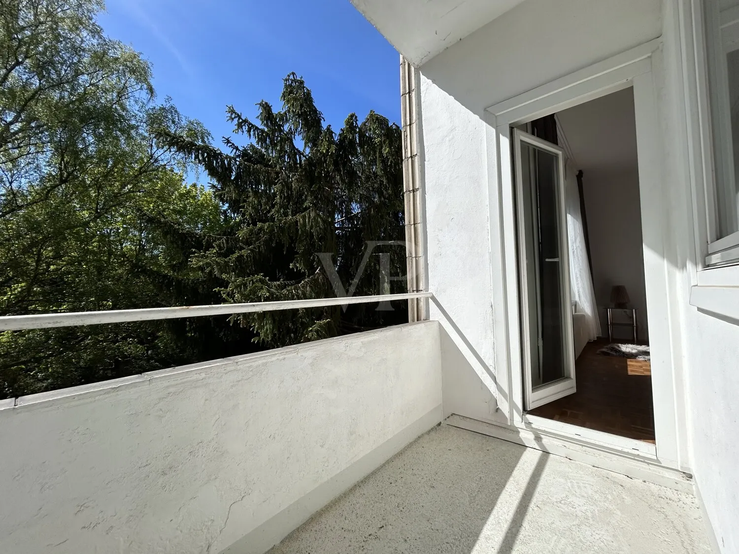 Balkon in Richtung Hinterhof mit Südausrichtung