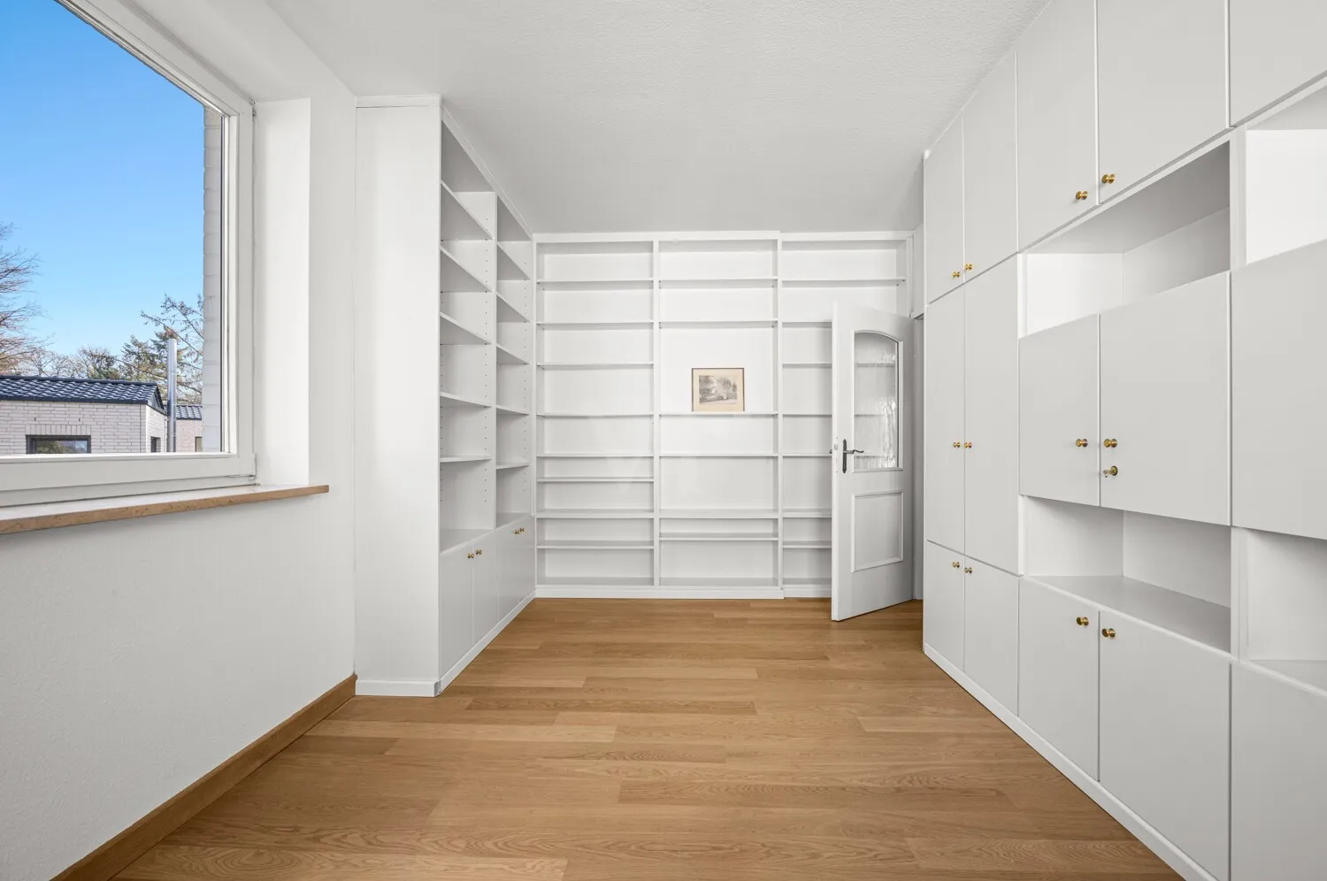 praktische Einbauten im Arbeitszimmer