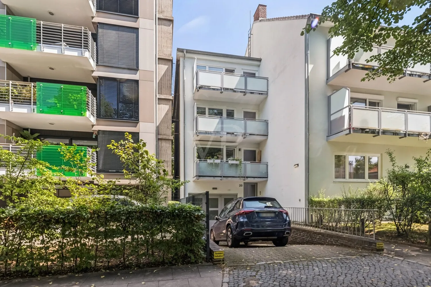ruhiges Nebenhaus mit separatem Eingang