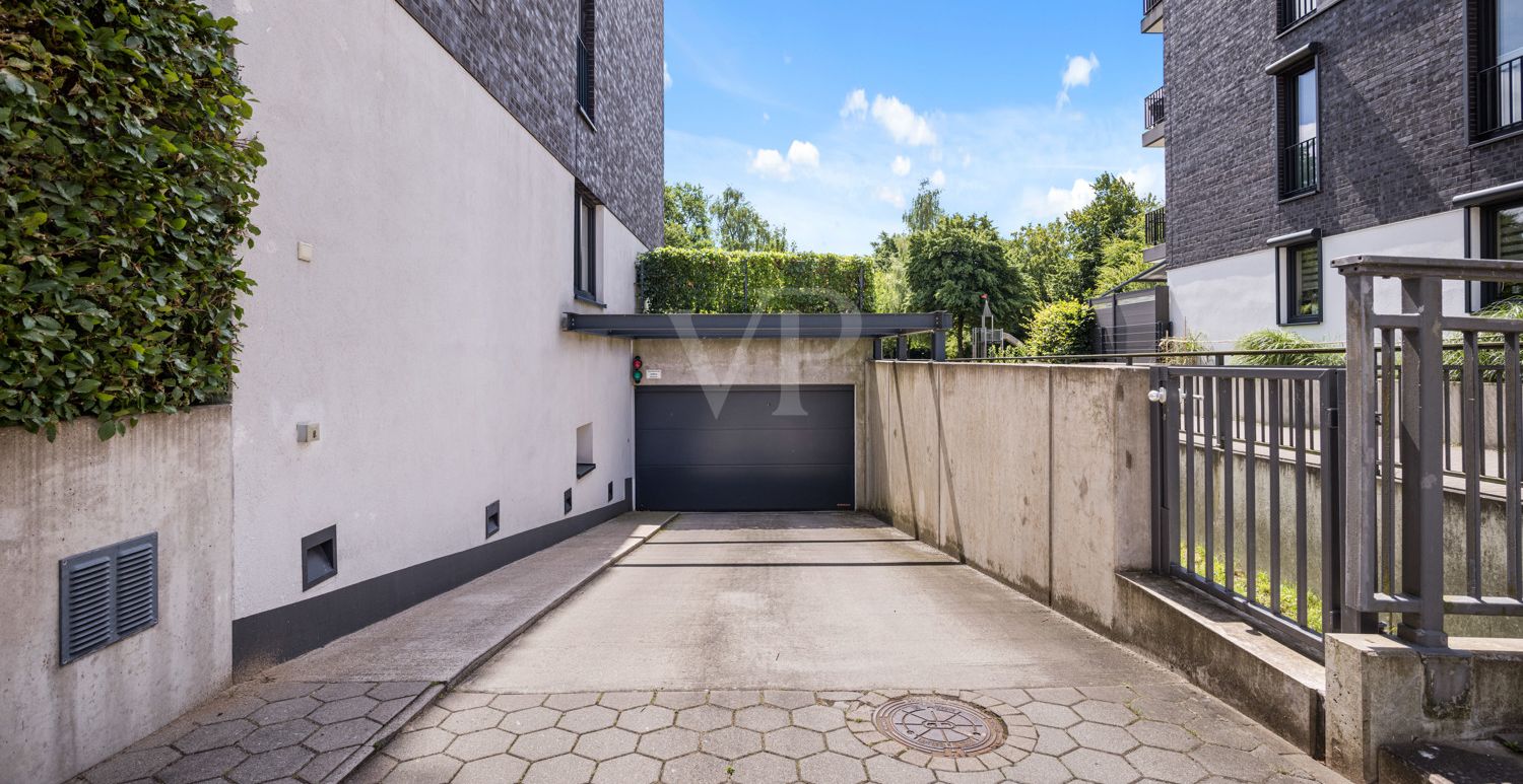 Zufahrt zu der zum Haus gehörigen Tiefgarage