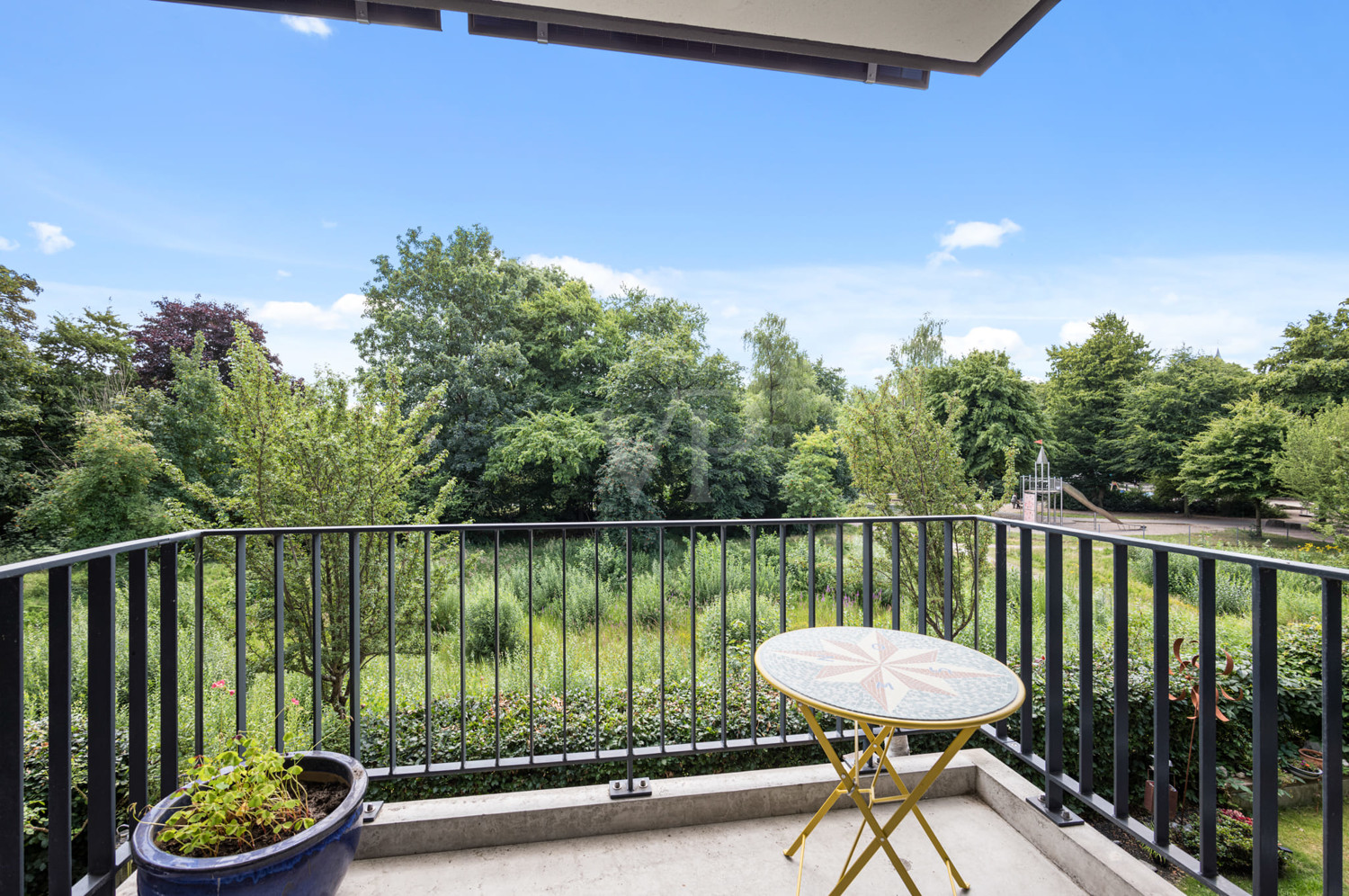 sonniger Südbalkon