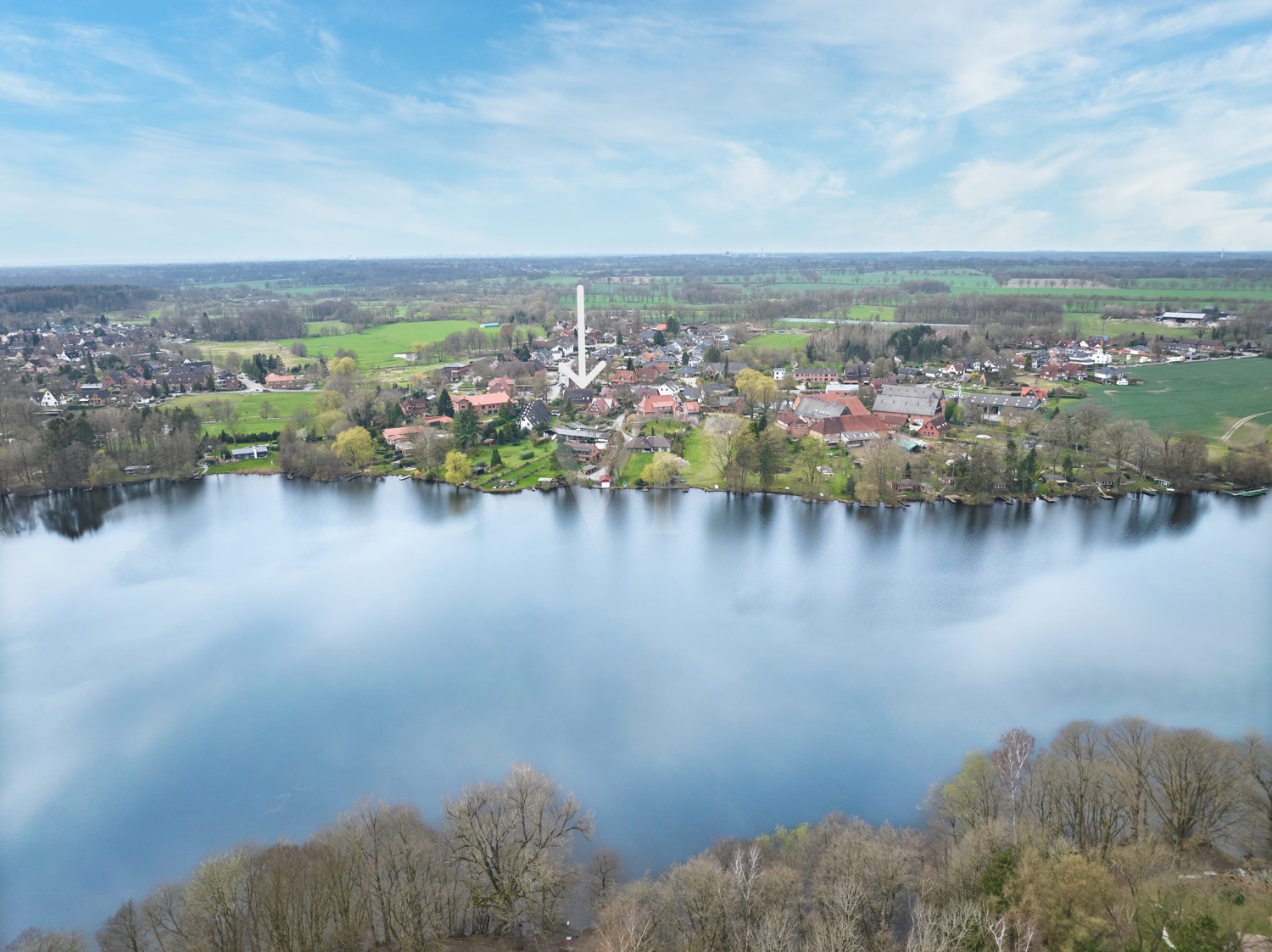 Sie als Eigentümer hätten das Recht den See zu befahren - die Öffentlichkeit nicht!