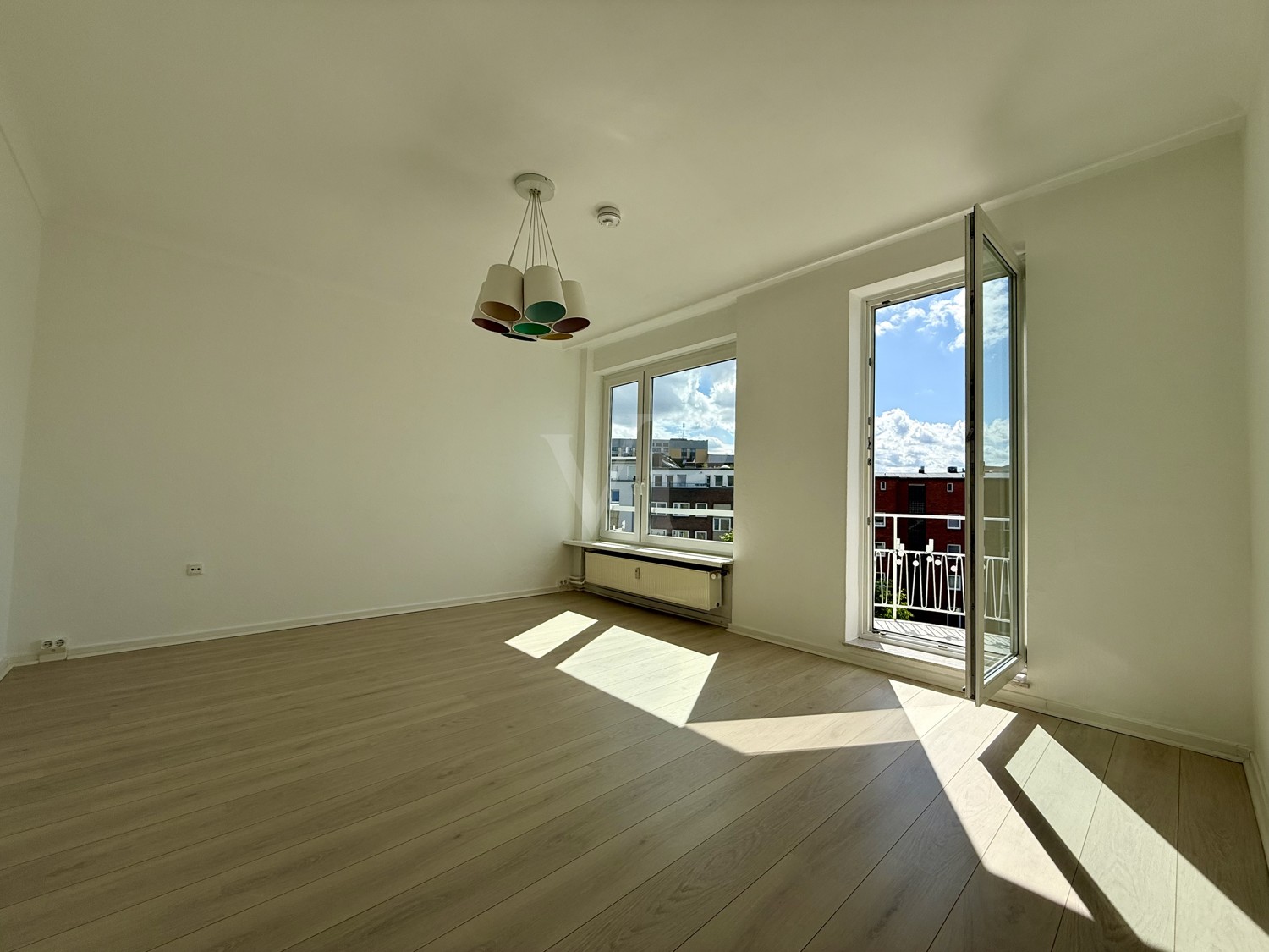 sonnendurchflutetes Zimmer