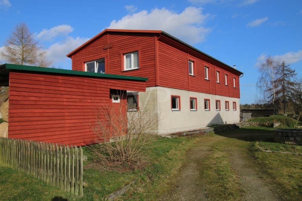 Südseite von der Straße
