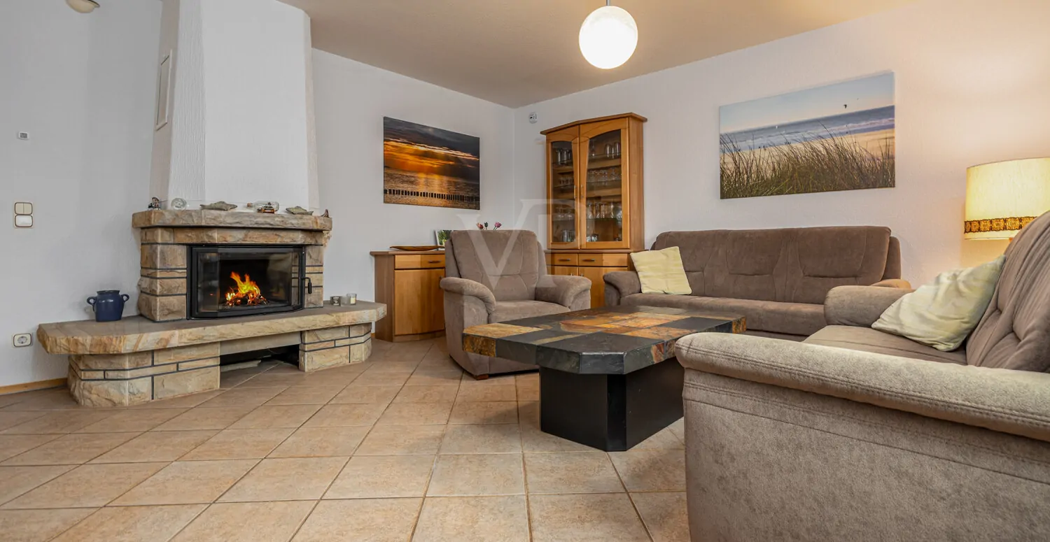 lichtdurchfluteter Wohnbereich