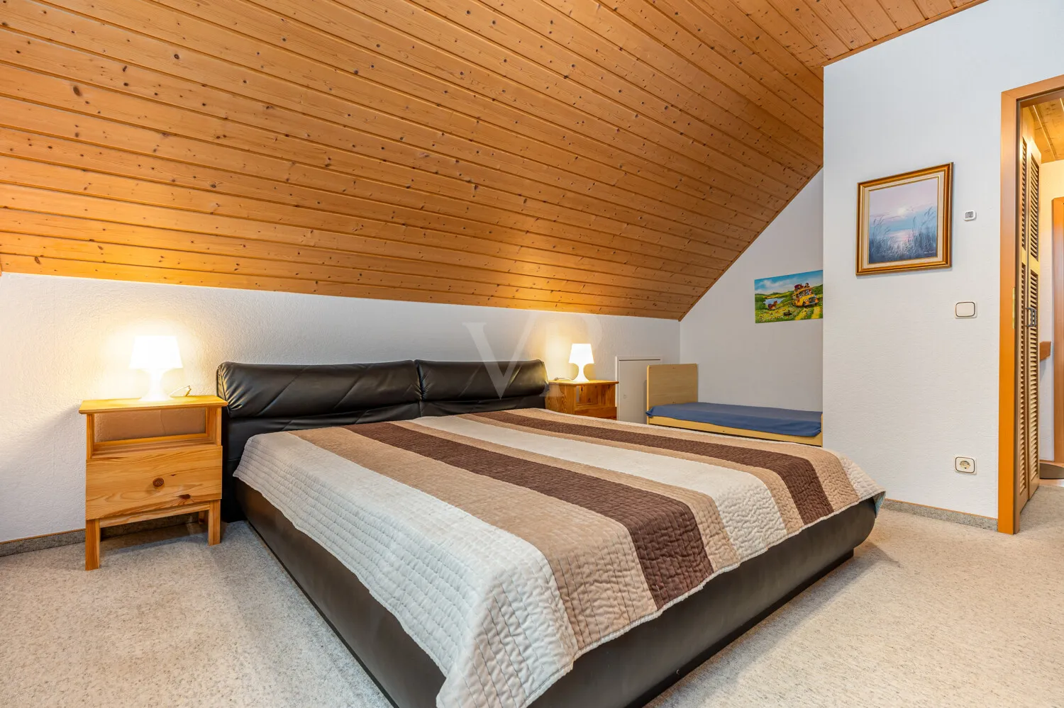 Schlafzimmer (2)