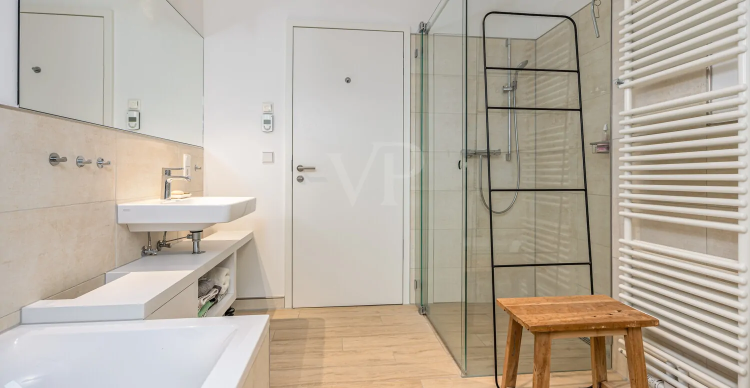 hochwertiges Tageslichtbad