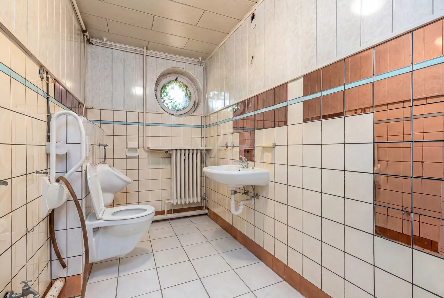 Badezimmer EG