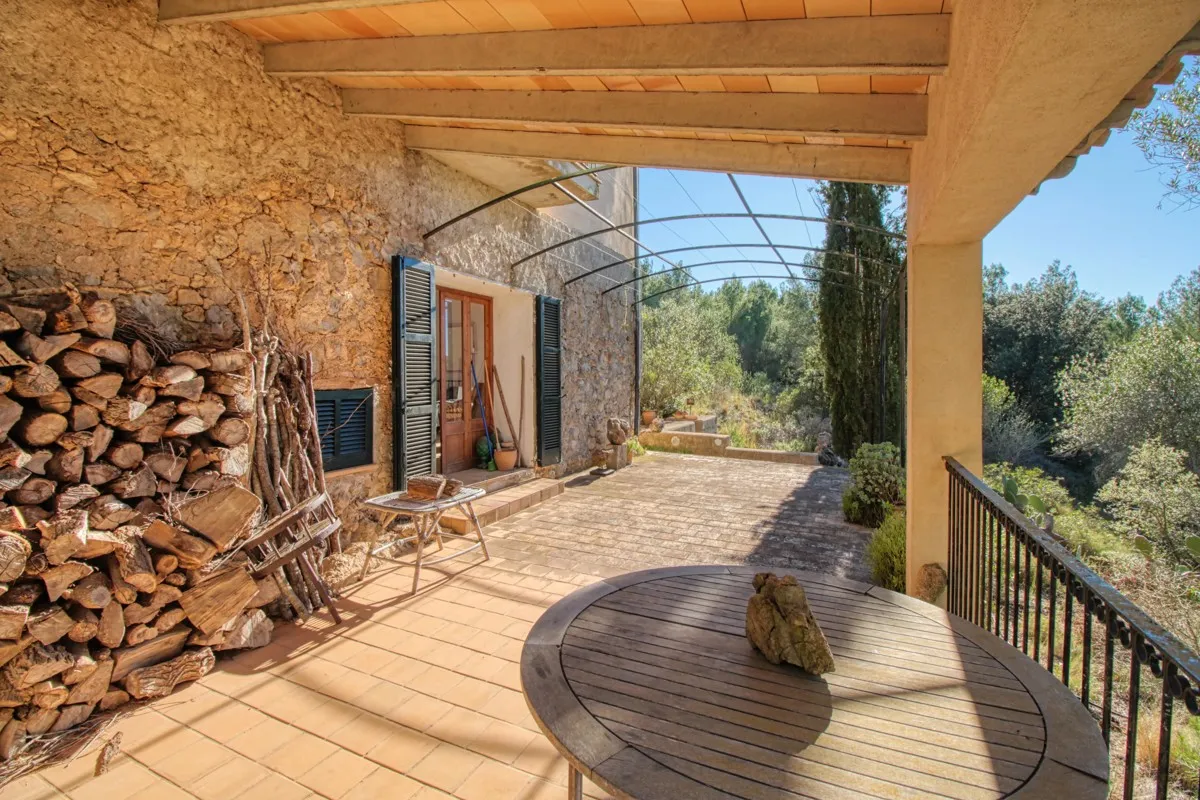 Rustic-finca-in-the-countryside-near-Arta