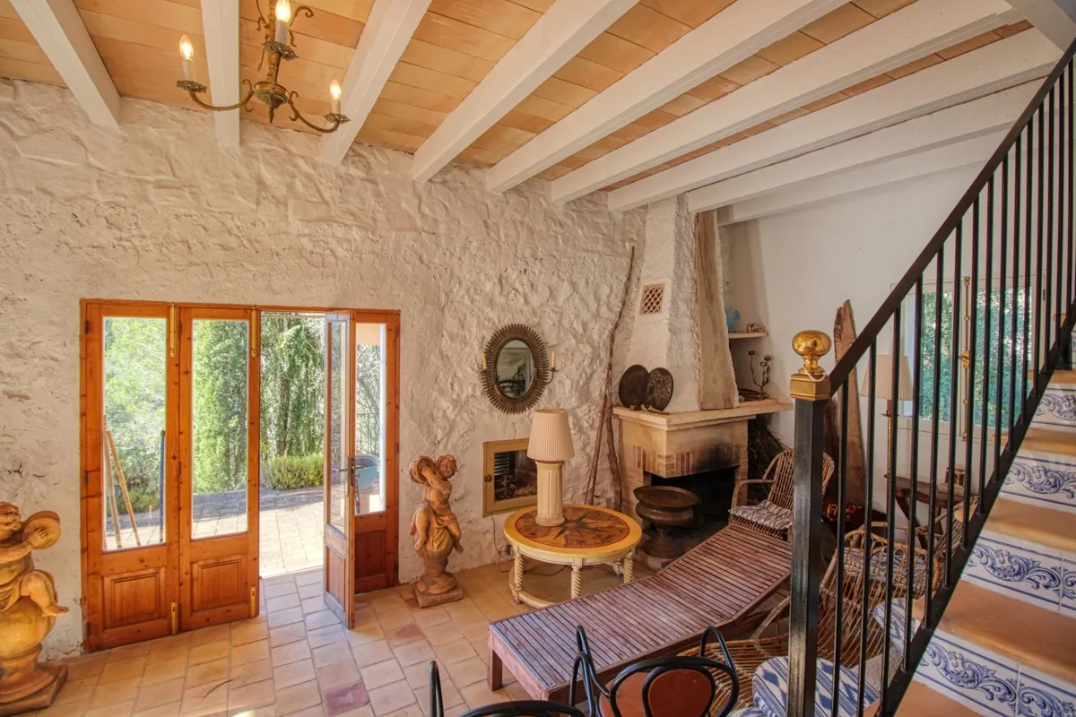 Rustic-finca-in-the-countryside-near-Arta