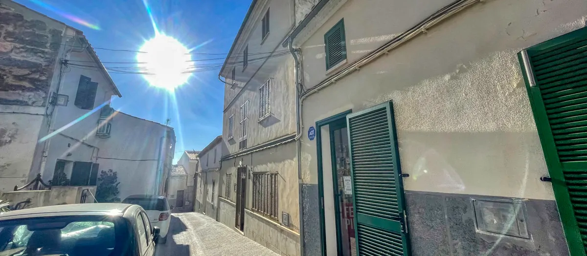 Interessantes-Haus-im-Zentrum-von-Búger-zu-verkaufen-nur-Exposee