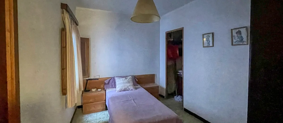 Interessantes-Haus-im-Zentrum-von-Búger-zu-verkaufen-nur-Exposee