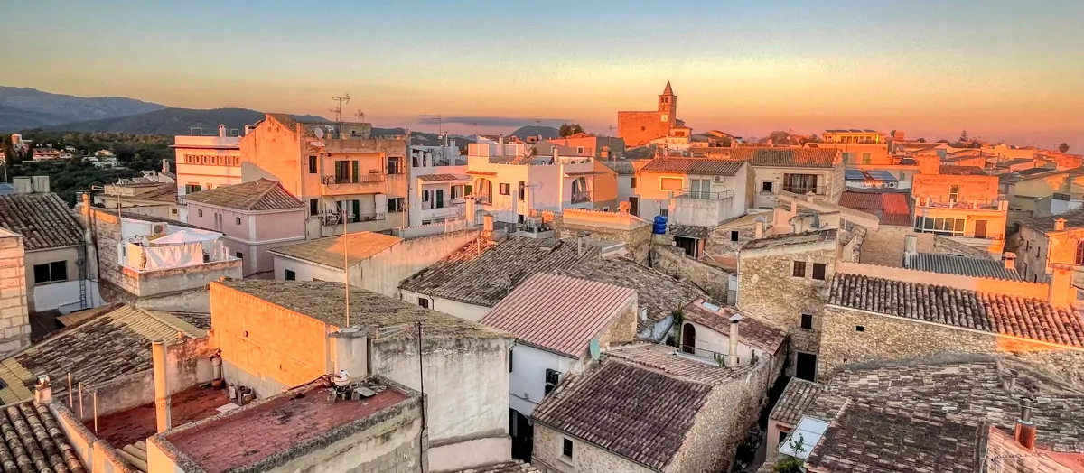 Interessantes-Haus-im-Zentrum-von-Búger-zu-verkaufen-nur-Exposee